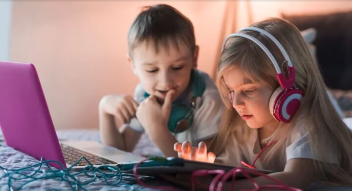 ¿Qué les hace a los niños pasar tiempo frente a la pantalla?